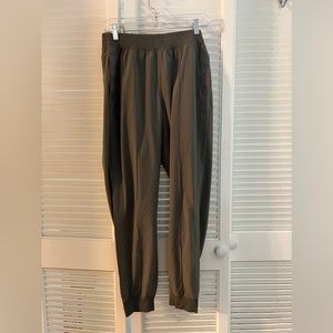 LULULEMON GREEN JOGGERS SIZE 8